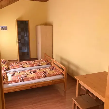 Elmenybazis Szallashely Hostel *