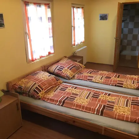 Hostel Elmenybazis Szallashely *